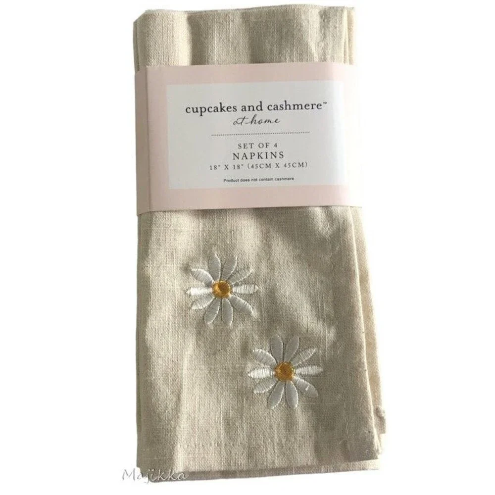 Cupcakes & Cashmere Napkins Embroidered Daisy Flowers Cotton 18” X 18” Set Of 4